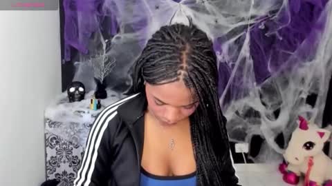 Snapshot of _marcela_22 chatting on 10/21/25, 04:30 MARCELA online show from 10/21/25, 04:30