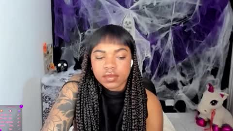 Snapshot of _marcela_22 chatting on 11/02/25, 09:06 MARCELA online show from 11/02/25, 09:06