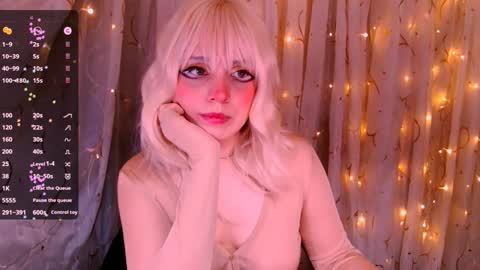 Snapshot of _marcelline_ chatting on 10/05/25, 08:56 Kira online show from 10/05/25, 08:56