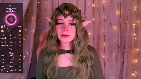 Snapshot of _marcelline_ chatting on 10/24/25, 08:00 Kira online show from 10/24/25, 08:00