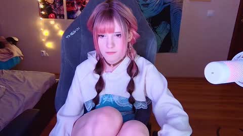 Snapshot of _mariko_ chatting on 01/02/25, 02:35 Mariko online show from 01/02/25, 02:35
