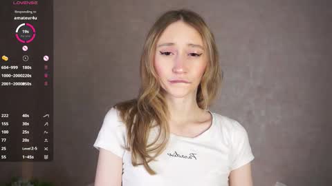  Gwen  online show from 09/28/25, 03:45