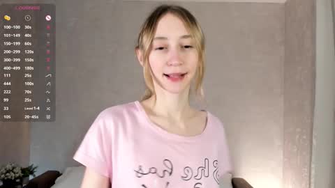  Gwen  online show from 10/25/25, 02:41