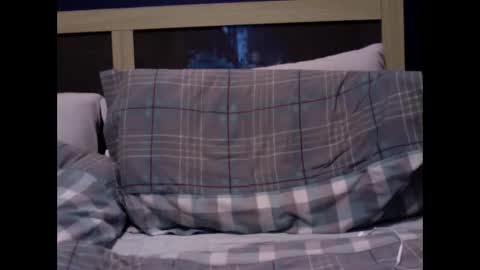 Snapshot of _maverick1985_ chatting on 01/12/25, 04:18 _maverick1985_ online show from 01/12/25, 04:18