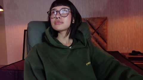 Mavis  online show from 10/15/25, 08:31