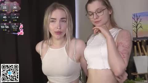 Elva and Kate  online show from 10/09/25, 05:38