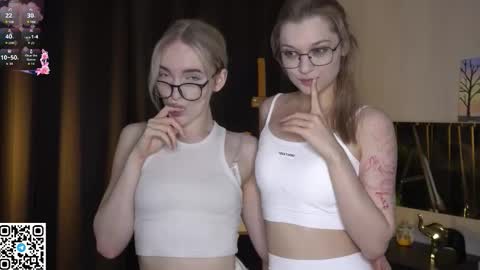 Elva and Kate  online show from 10/16/25, 05:30