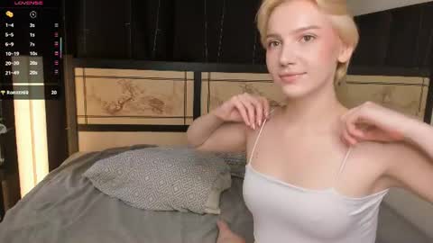 Elva and Kate  online show from 07/29/26, 07:17