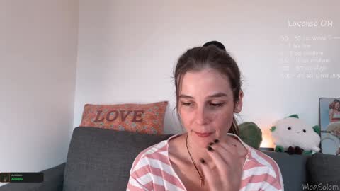 Snapshot of _meg chatting on 11/22/25, 11:20 Meg online show from 11/22/25, 11:20