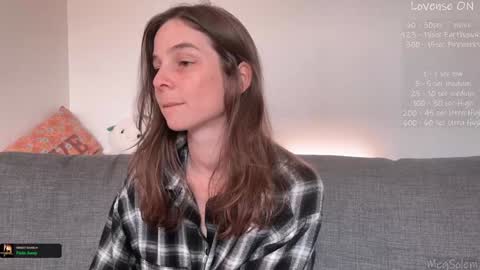 Snapshot of _meg chatting on 12/18/25, 09:04 Meg online show from 12/18/25, 09:04