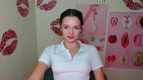 Susie online show from 09/19/25, 06:48