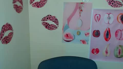 Susie online show from 12/14/25, 07:03