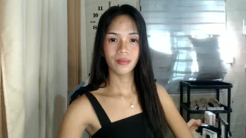 Snapshot of _mellyxxx chatting on 06/16/26, 07:00 Melly online show from 06/16/26, 07:00