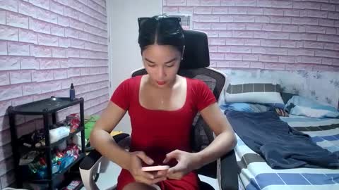 julia online show from 12/31/24, 07:20