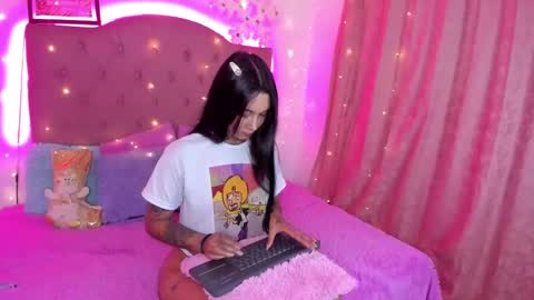 Mia online show from 12/12/24, 11:36