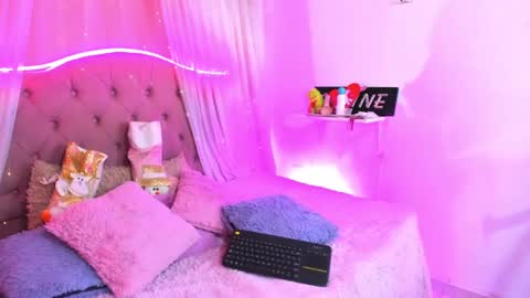 Mia online show from 02/25/25, 08:41