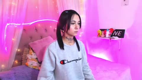 Mia online show from 02/26/25, 12:05