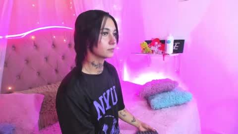 Mia online show from 03/06/25, 02:30