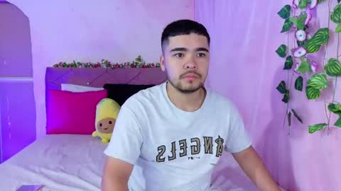  Mia y Mike  online show from 09/18/25, 02:08