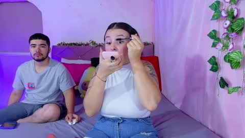  Mia y Mike  online show from 09/29/25, 02:00