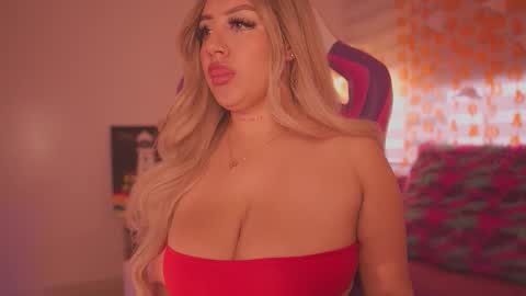 Snapshot of _mia_sophia_ chatting on 10/20/25, 01:00 Mia sophia online show from 10/20/25, 01:00