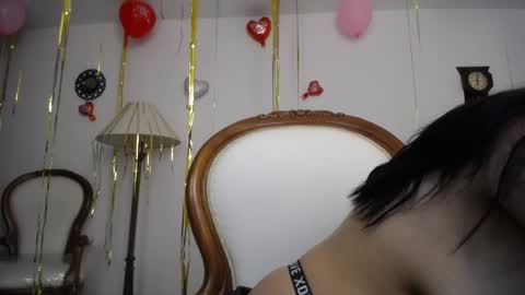  Mia  online show from 02/08/25, 06:12