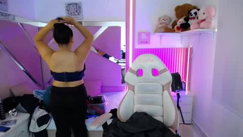  Mia  online show from 10/01/25, 12:55