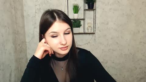 Mia online show from 03/02/25, 03:27