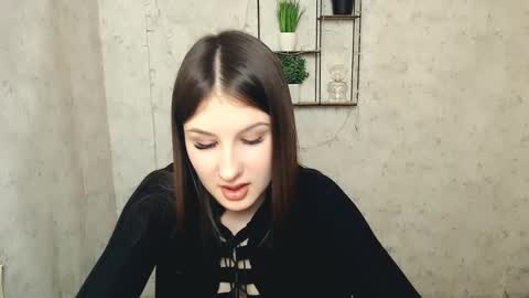 Mia online show from 03/05/25, 02:23