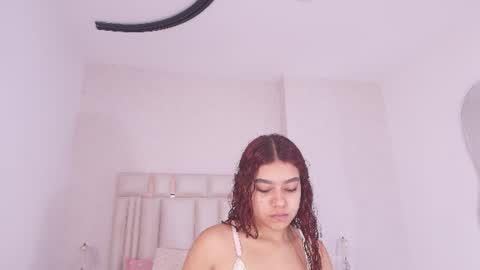 Mia  online show from 06/25/26, 11:59