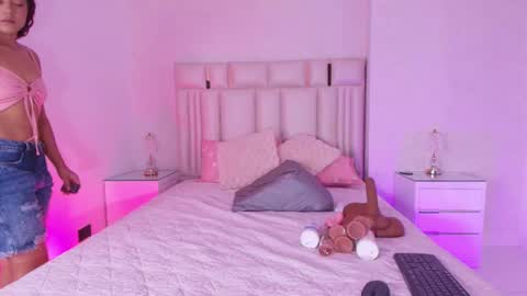 Mia  online show from 07/11/26, 11:57