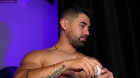 Snapshot of _mikestone chatting on 10/10/25, 03:05 soy mike online show from 10/10/25, 03:05