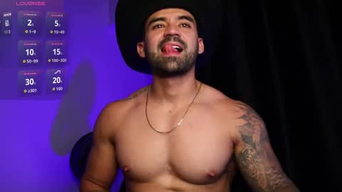 Snapshot of _mikestone chatting on 10/17/25, 02:37 soy mike online show from 10/17/25, 02:37