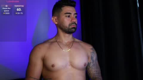 Snapshot of _mikestone chatting on 10/17/25, 02:52 soy mike online show from 10/17/25, 02:52