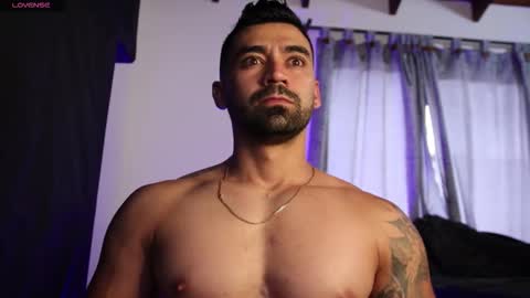 Snapshot of _mikestone chatting on 10/29/25, 11:45 soy mike online show from 10/29/25, 11:45