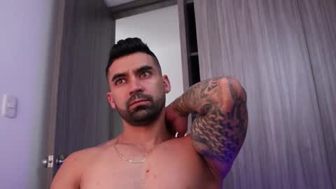 Snapshot of _mikestone chatting on 11/03/25, 01:45 soy mike online show from 11/03/25, 01:45