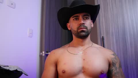 Snapshot of _mikestone chatting on 11/04/25, 01:48 soy mike online show from 11/04/25, 01:48