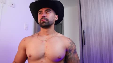 Snapshot of _mikestone chatting on 11/05/25, 02:39 soy mike online show from 11/05/25, 02:39