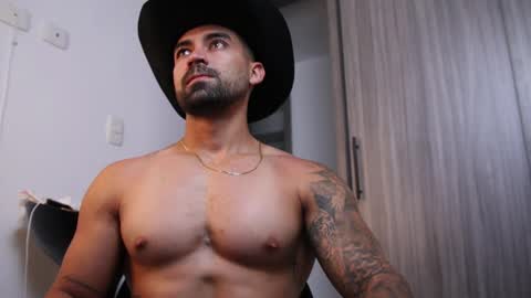 Snapshot of _mikestone chatting on 12/04/25, 01:53 soy mike online show from 12/04/25, 01:53