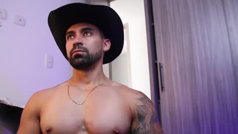 Snapshot of _mikestone chatting on 12/14/25, 01:49 soy mike online show from 12/14/25, 01:49