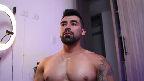 Snapshot of _mikestone chatting on 12/16/25, 02:16 soy mike online show from 12/16/25, 02:16