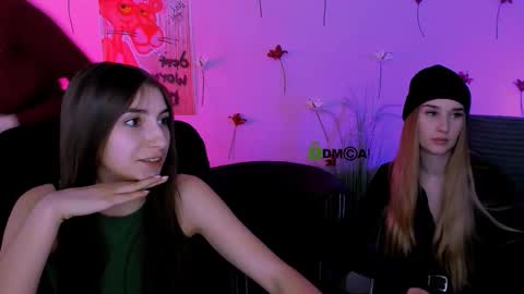 Snapshot of _mila_fire chatting on 03/20/26, 10:09 your Mila online show from 03/20/26, 10:09