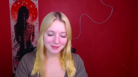 Snapshot of _mila_la_ chatting on 11/19/25, 07:08 Melanie online show from 11/19/25, 07:08