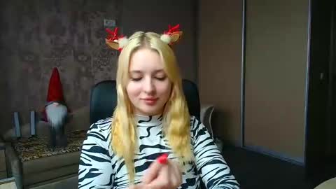 Snapshot of _mila_la_ chatting on 01/13/26, 12:21 Melanie online show from 01/13/26, 12:21