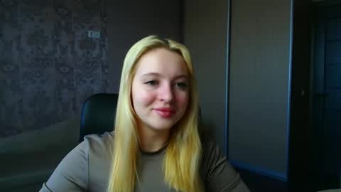Snapshot of _mila_la_ chatting on 02/02/26, 11:09 Melanie online show from 02/02/26, 11:09