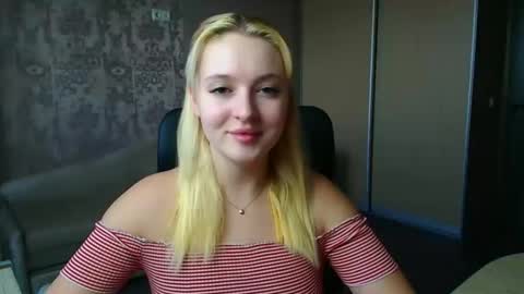 Snapshot of _mila_la_ chatting on 02/03/26, 12:32 Melanie online show from 02/03/26, 12:32