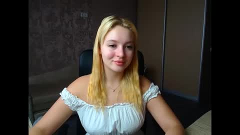 Snapshot of _mila_la_ chatting on 02/05/26, 11:04 Melanie online show from 02/05/26, 11:04