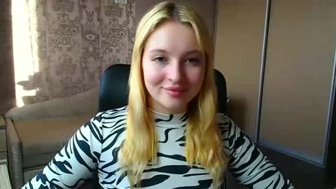 Snapshot of _mila_la_ chatting on 02/17/26, 01:29 Melanie online show from 02/17/26, 01:29
