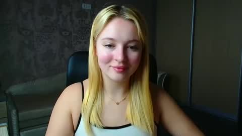 Snapshot of _mila_la_ chatting on 02/23/26, 11:40 Melanie online show from 02/23/26, 11:40