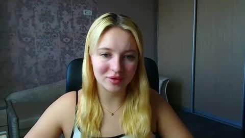 Snapshot of _mila_la_ chatting on 02/28/26, 10:49 Melanie online show from 02/28/26, 10:49